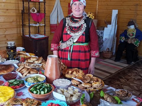 Караваи и национальная выпечка на подворье